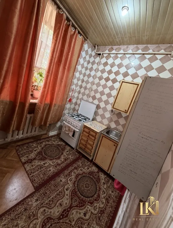 Продаётся просторная 2-комнатная квартира рядом с метро 8 Продаётся просторная 2-комнатная квартира рядом с метро 8