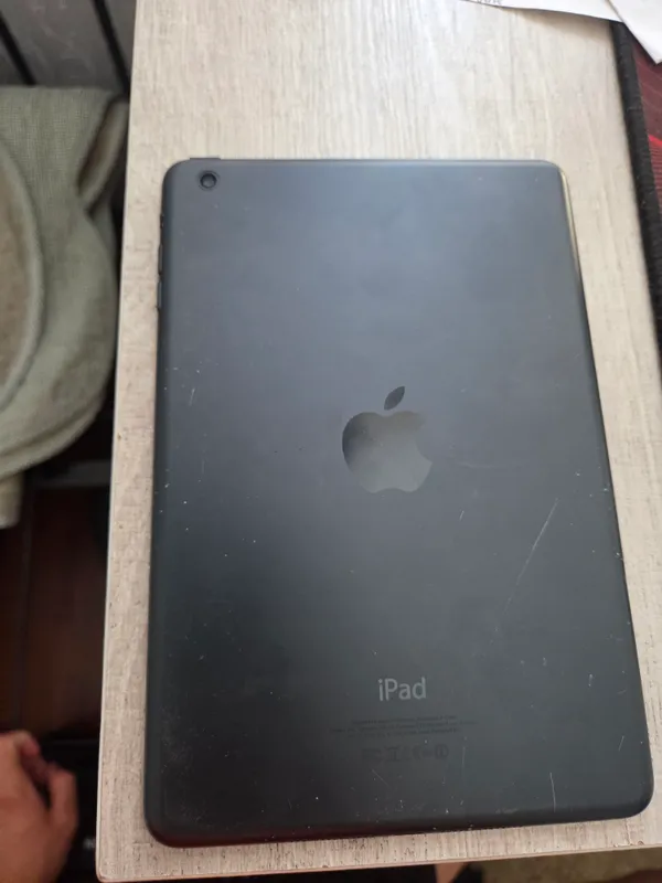 Apple iPad 9.7in 16GB Black Wi‑Fi Tablet Dual — фото 1