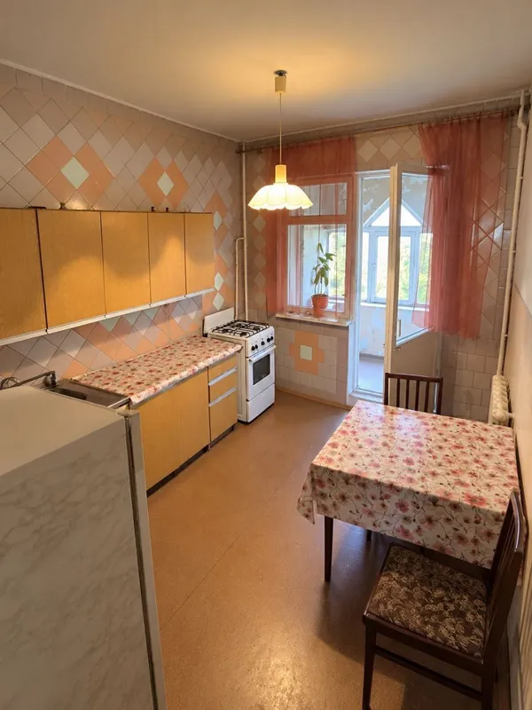 Продам 2 комнатную квартиру Сергели 2 4 этаж 2