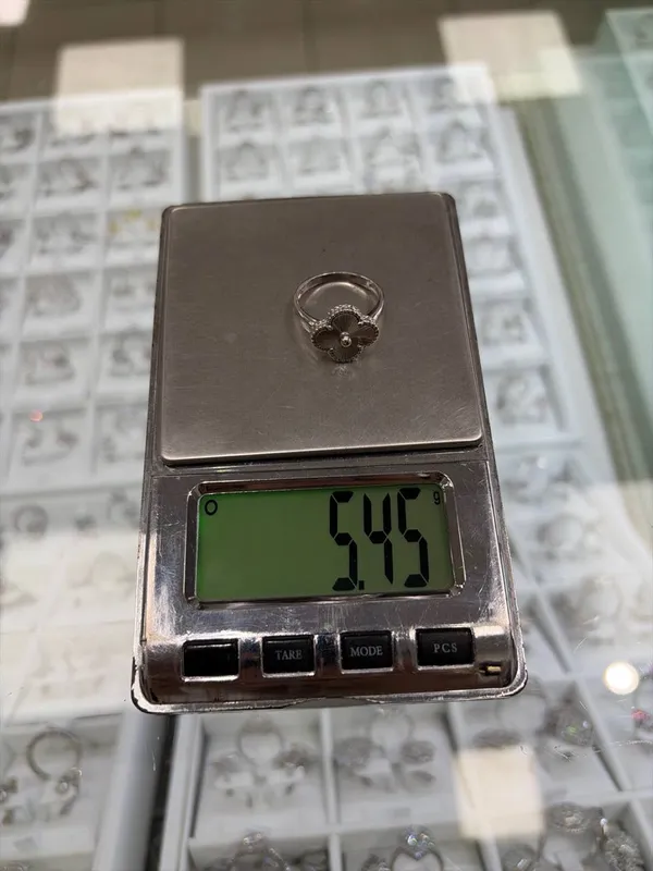 Vankliff kolso serebriniy 925 proba