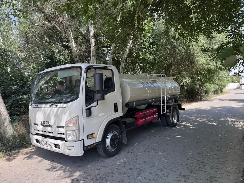 ISUZU Vadavoz 2013-Yil 1