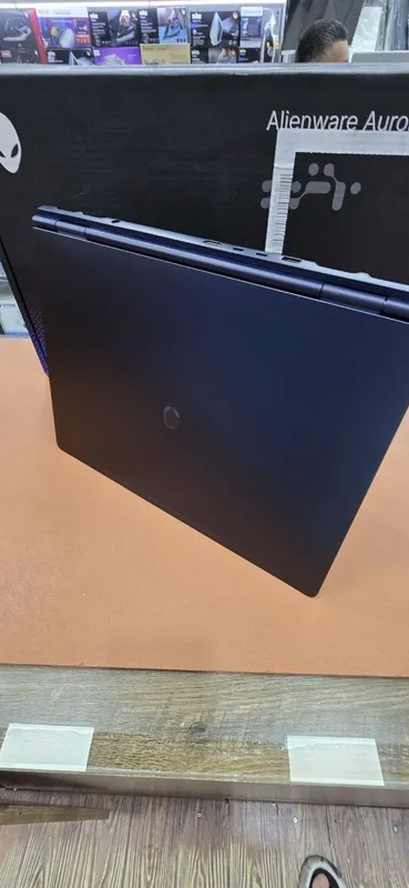Dell Alienware 16x Aurora 1 Dell Alienware 16x Aurora 1