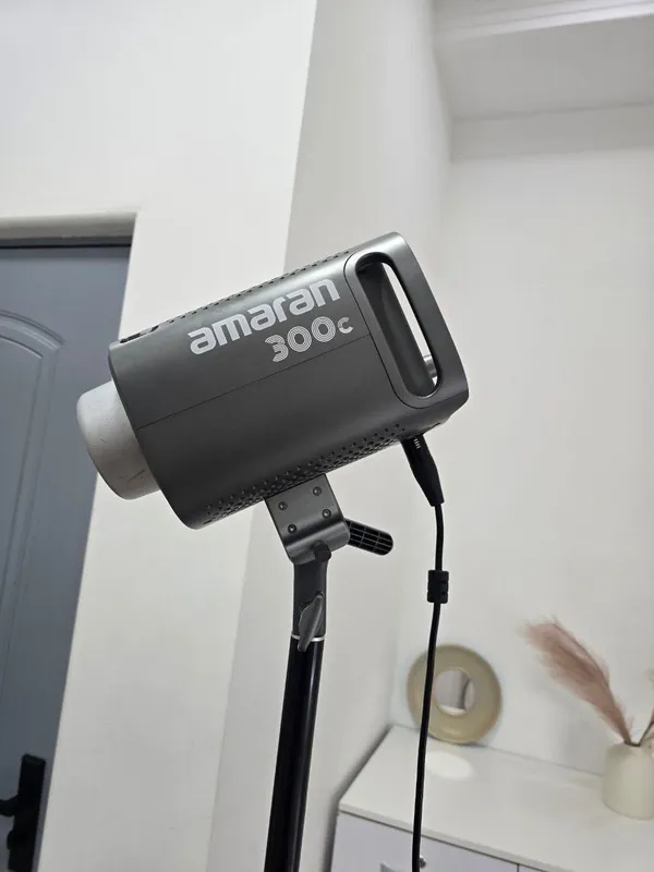 Amaran 300c original (в комплекте штатив и china ball)
