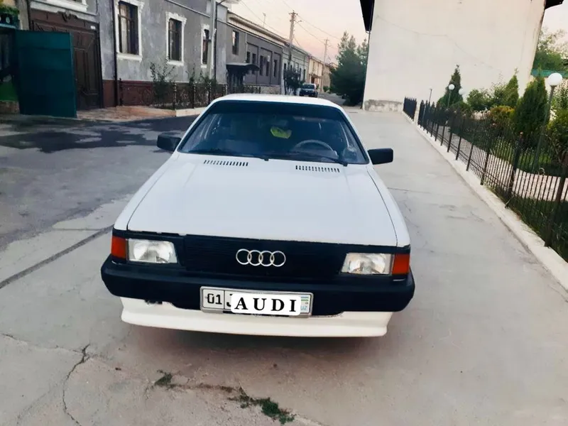 Автомобиль Audi 80 — фото 3
