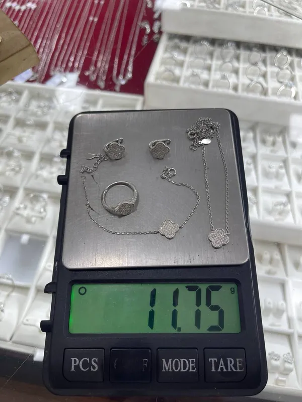 Serebriniy komplekt vancliff 925 proba