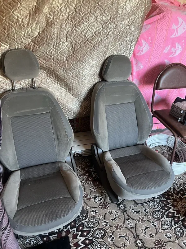 Продам сидения от кобальт