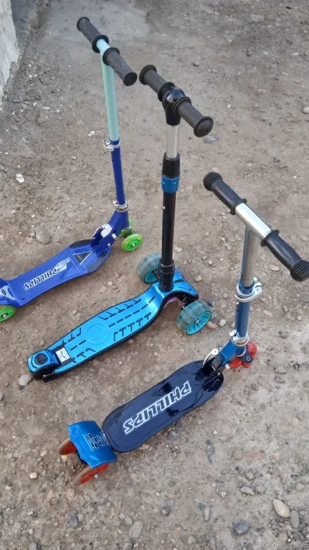 Bolalar samokatlari 4 dona. 3 Bolalar samokatlari 4 dona. 3