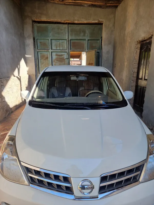 Nissan tiida sotiladi Nissan tiida sotiladi