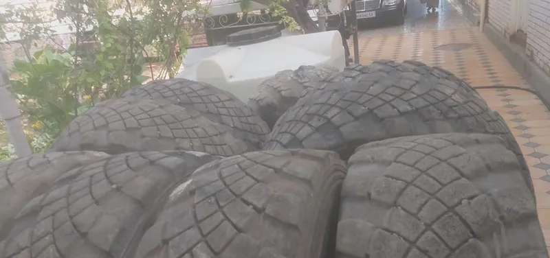KamAZ yo‘ltanlamas avtomobili uchun shinalar sotiladi 3 KamAZ yo‘ltanlamas avtomobili uchun shinalar sotiladi 3