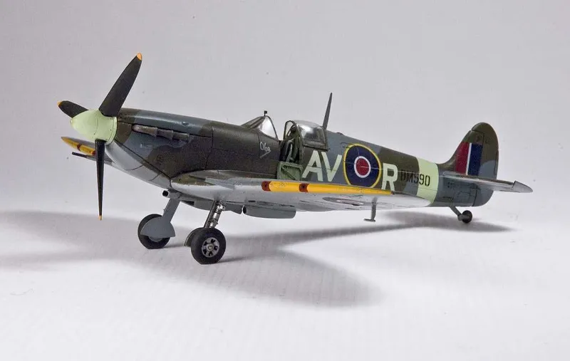 Сборная модель самолета Спитфайр Vb (AirFix, 1/72) — фото 4