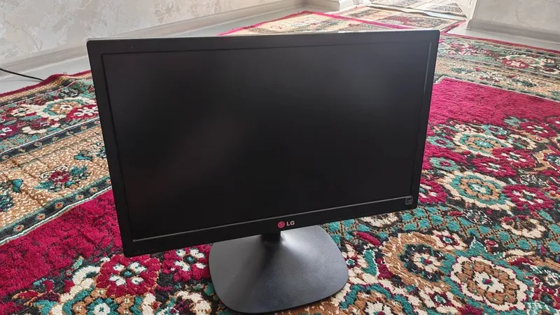 LG orginal monitor 19 1 LG orginal monitor 19 1