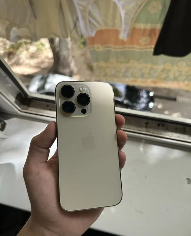 iPhone 14 Pro золотой 1 iPhone 14 Pro золотой 1