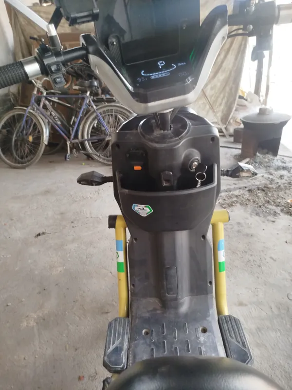 skuter elektro holati yaxshi sotiladi srochna 4