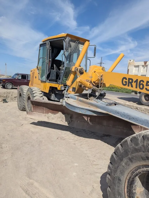 Avtogreyder XCMG GR165 2 Avtogreyder XCMG GR165 2