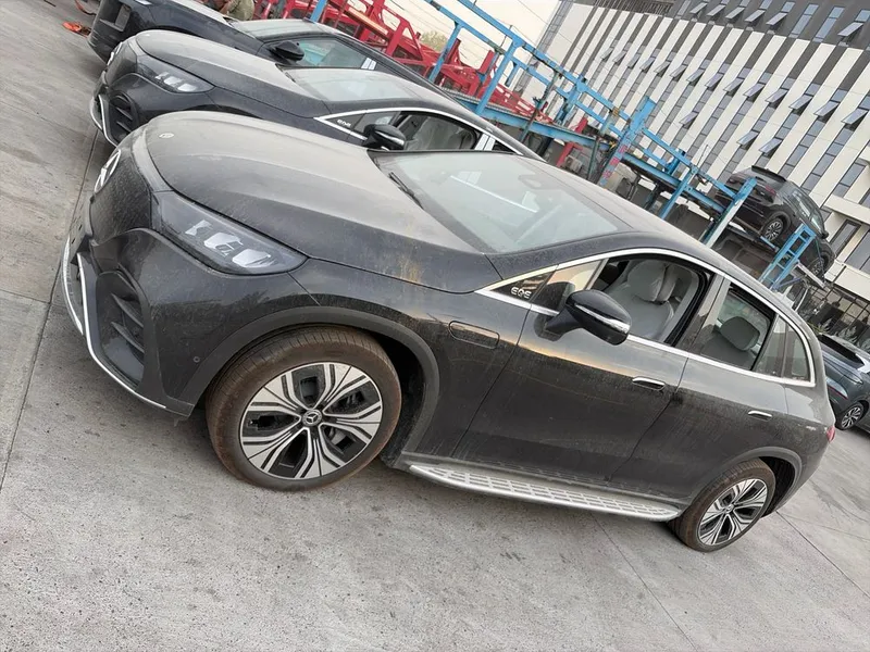 Mersedes benz EQE 500 SUV 3 Mersedes benz EQE 500 SUV 3