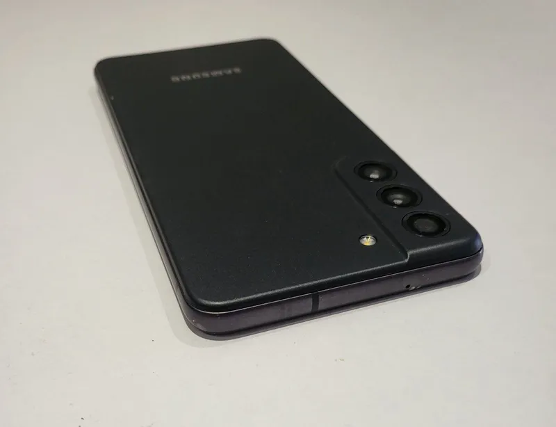 Samsung Galaxy S21 FE с коробкой 4
