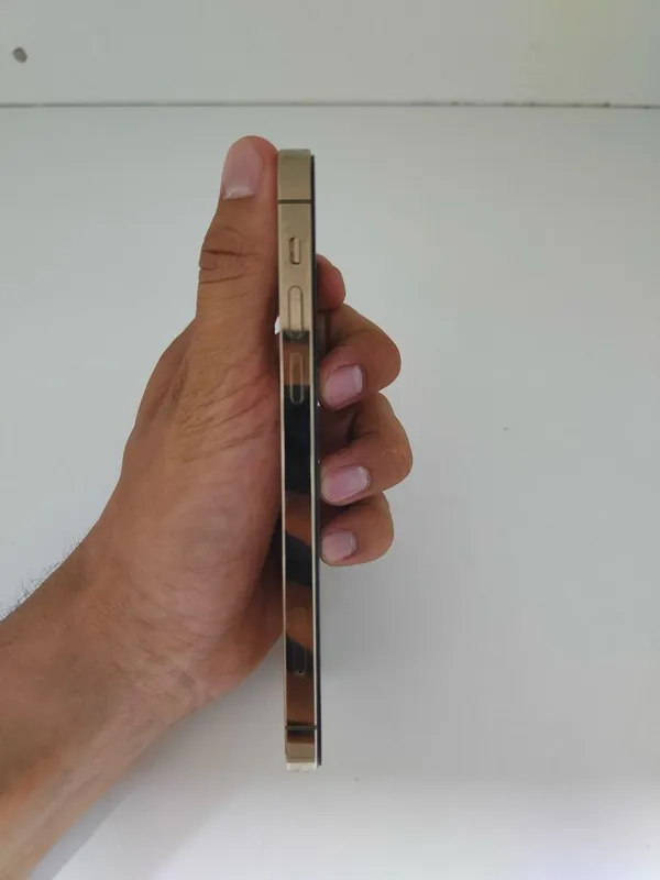 Iphone 12 pro Gold karopka dakument 3 Iphone 12 pro Gold karopka dakument 3