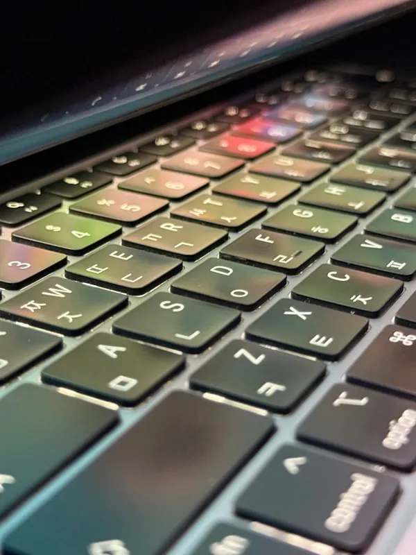 Macbook air m1. 4