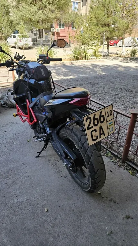 Мотоцикл сотилади 400 куб 6