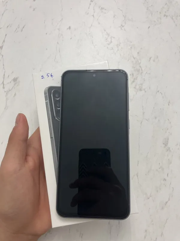 Samsung A56 5G 8/256 karobka dokument bor 1 oy ishlatilgan