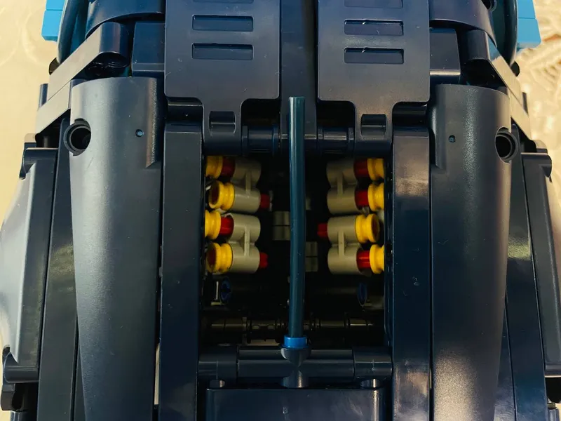 Конструктор Technic Bugatti Chiron. — фото 2 Конструктор Technic Bugatti Chiron. — фото 2