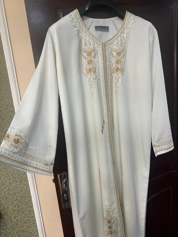 Abaya 200.000 ming sifati zo’r
