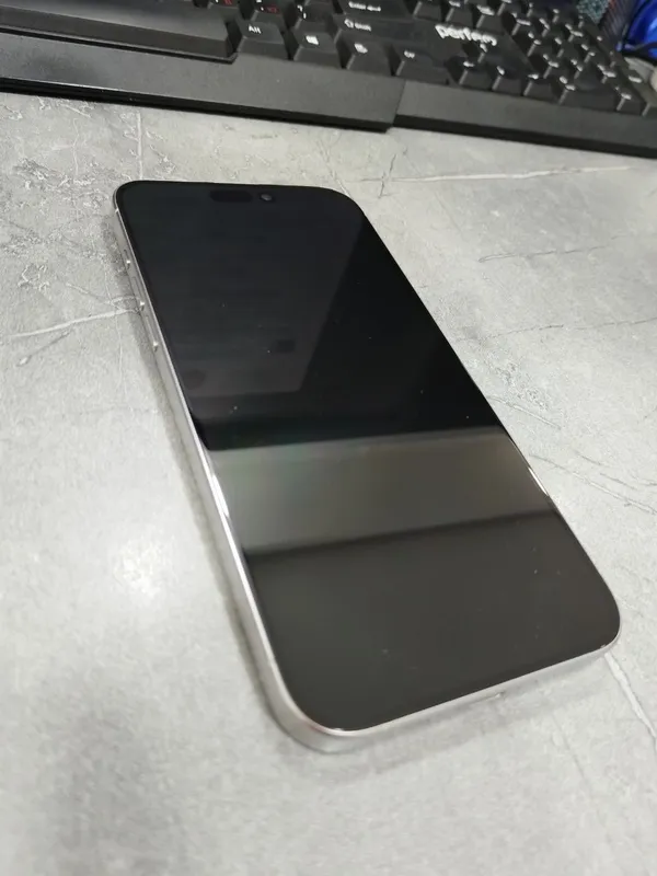 Iphone telefon 15 pro max — фото 2