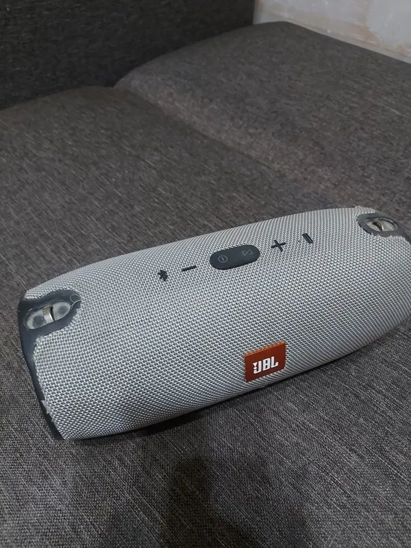 Переносная колонка JBL — фото 1 Переносная колонка JBL — фото 1