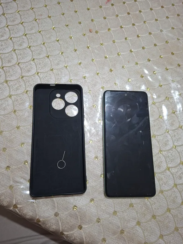 Tecno Spark 20 Pro 8/256, в комплекте 3 чехла 1 Tecno Spark 20 Pro 8/256, в комплекте 3 чехла 1