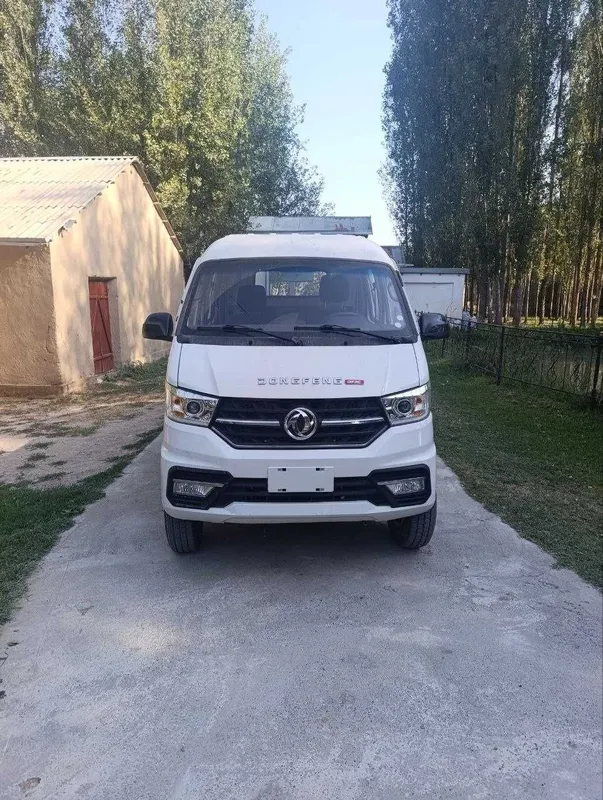 Грузовой автомобиль Dong Feng 2 Грузовой автомобиль Dong Feng 2