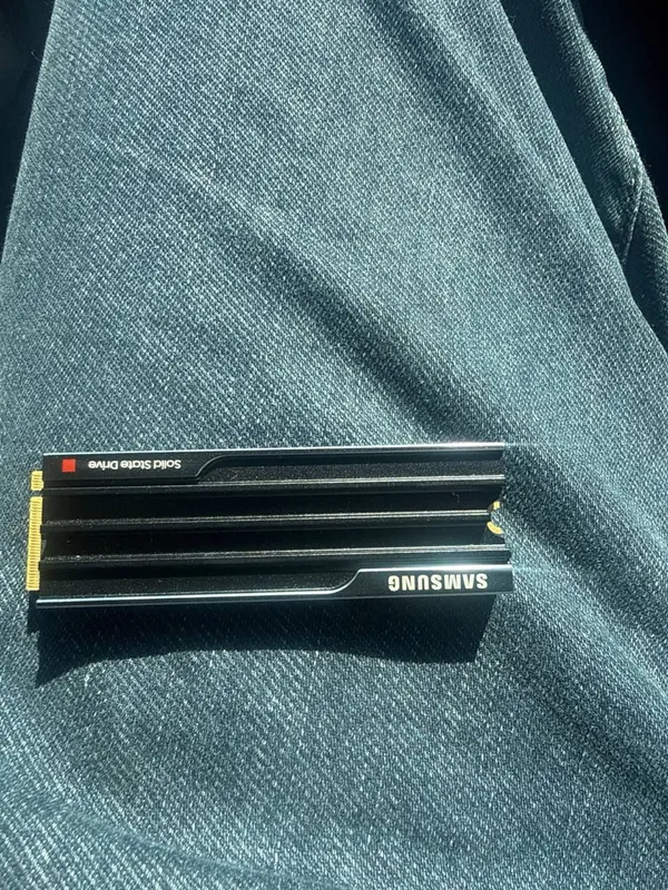 samsung 9100 4 tb sotiladi 1