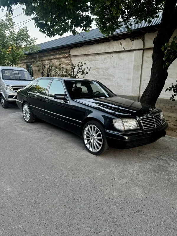 Mercedes-Benz W140