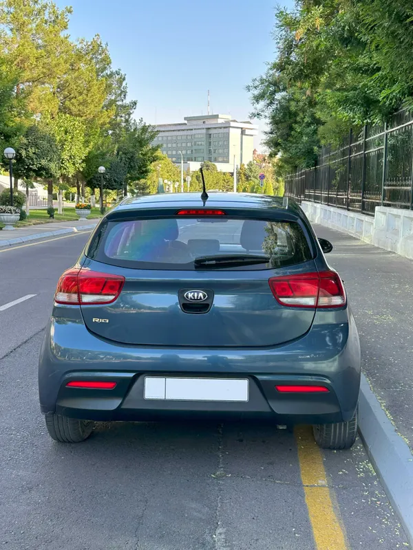 Продается Kia Rio 2018г, цвет Синий Дымчатый (Smoky Blue) — фото 2