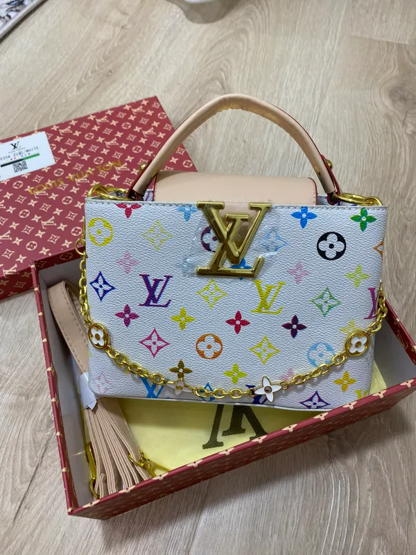 Yangi LV sumkasi, eko-charm sotiladi 1 Yangi LV sumkasi, eko-charm sotiladi 1