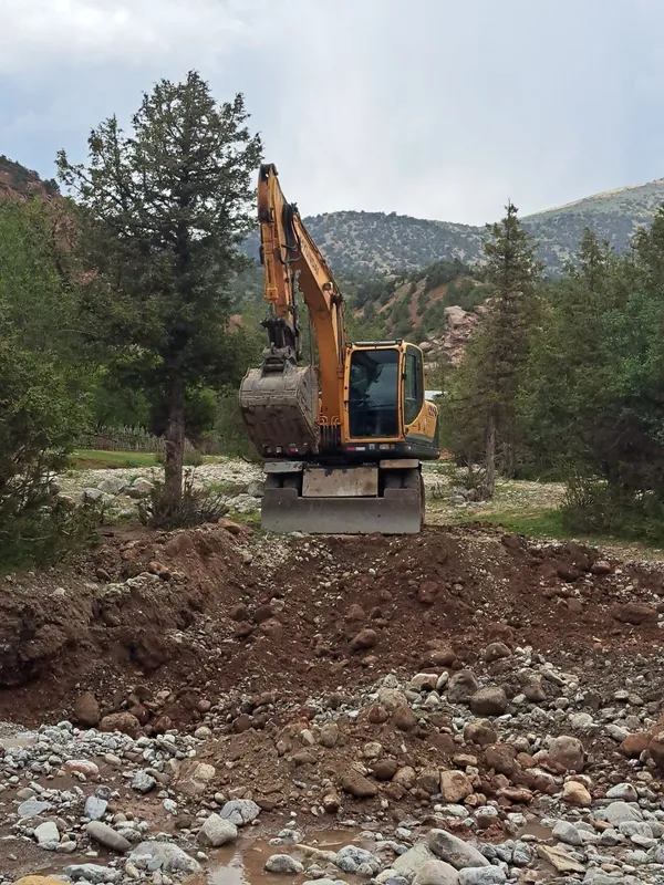 Ekskavator xizmati Hyundai R140