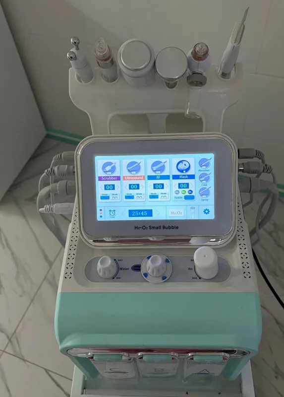 Косметологик комбайн H2-O2 Small Bubble 7 в 1 / Гидропилинг аппарати 6 Косметологик комбайн H2-O2 Small Bubble 7 в 1 / Гидропилинг аппарати 6