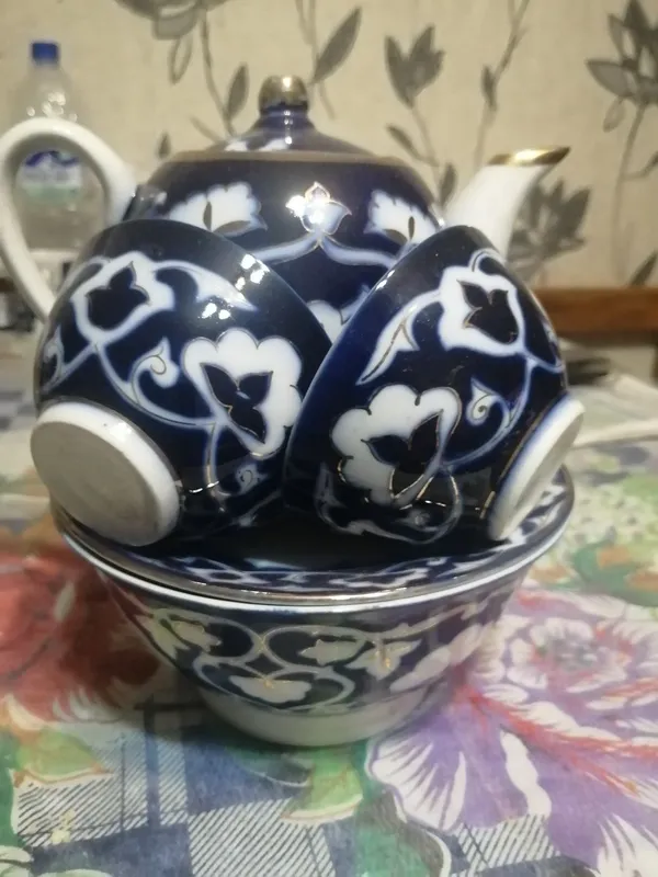 Продаётся новая, красивая салатница Продаётся новая, красивая салатница