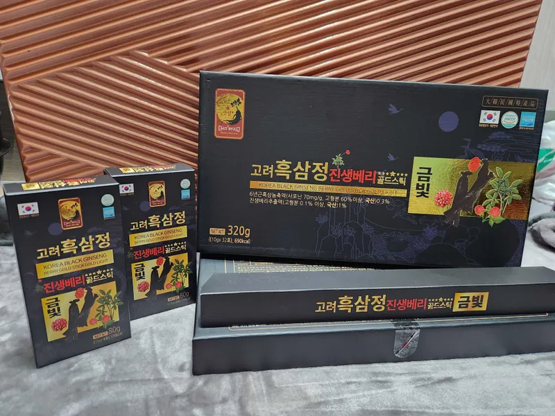 Korea Black Jenshen Berry Gold Stick Gold Light — фото 1