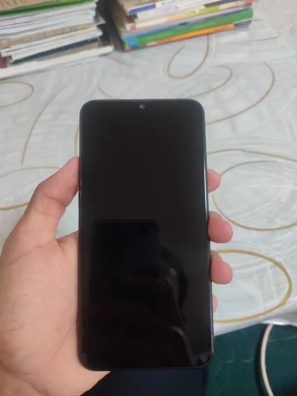 Samsung A10s 2/32 xotira sotiladi