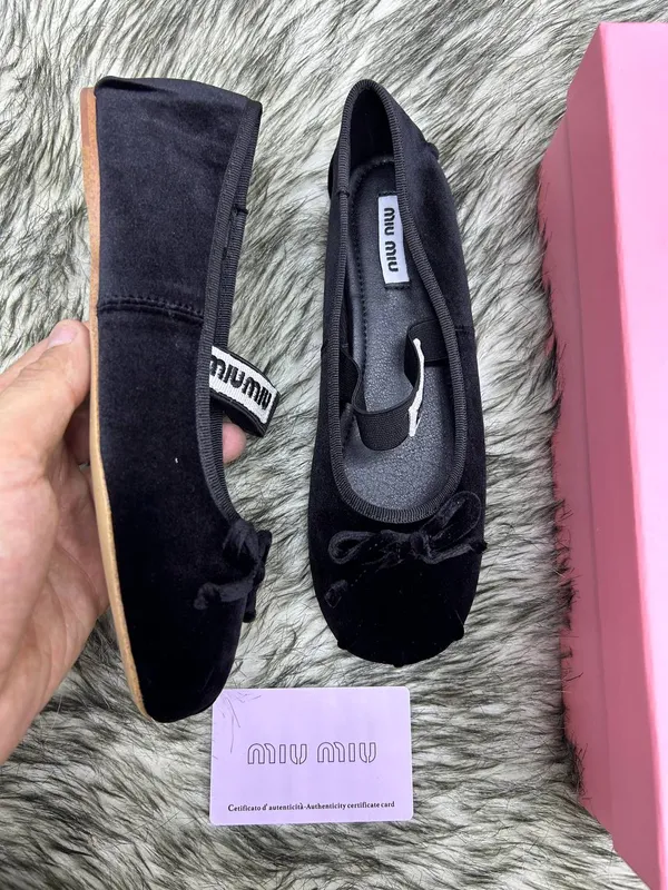 MIU MIU lux trend madel keldi qizlar baletkasi — фото 7