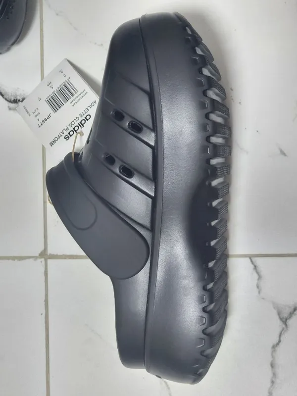Adidas Crocs original 6 Adidas Crocs original 6
