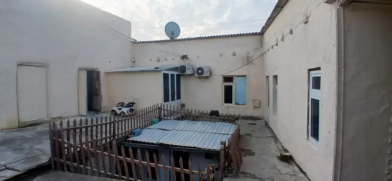 Eski waharda hovli sotiladi.
