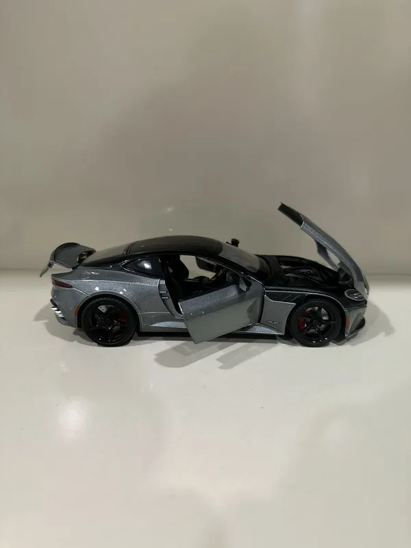 1:24 òlchamdagi sifatli model mashina sotiladi — фото 2
