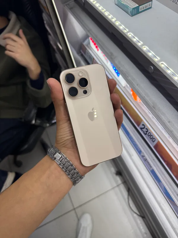 iPhone 16 Pro 1