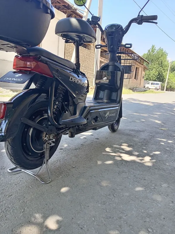 skuter drongo