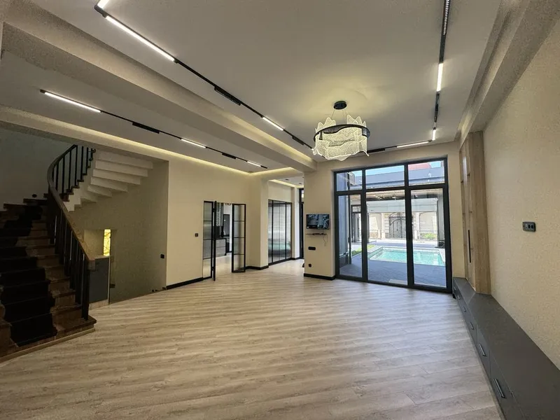 Новый Hl-Tech дом на Ракатбоши — фото 1