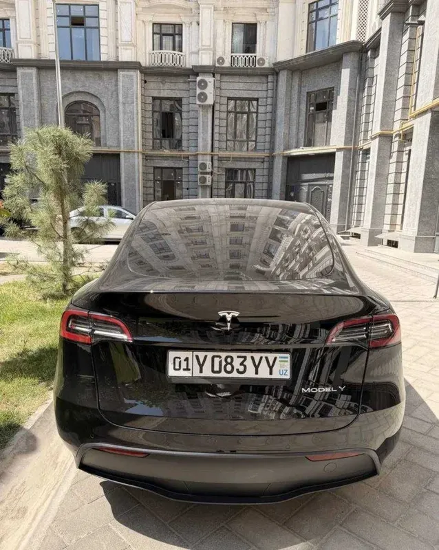 Продается Tesla Model Y 2 Продается Tesla Model Y 2