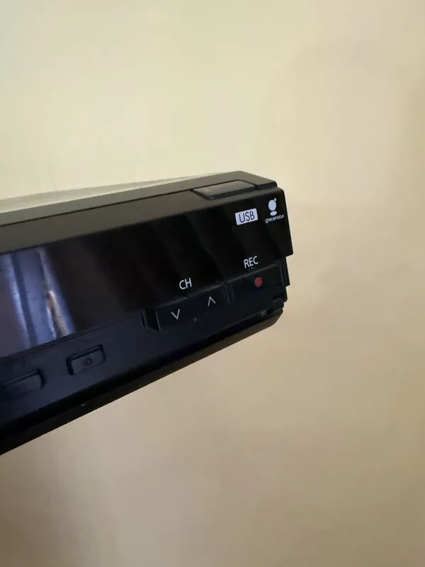 HDD - DVD Recorder 4 HDD - DVD Recorder 4