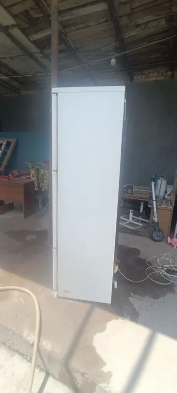 Xolodilnik Stinol, korpus aʼlo, yuragi yangi 2