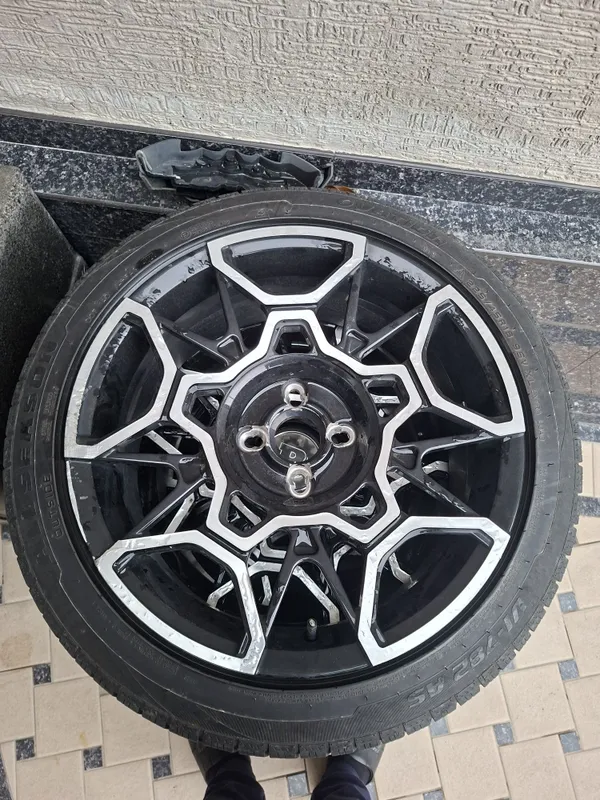 Продаются диски и шины Bentley 3 Продаются диски и шины Bentley 3